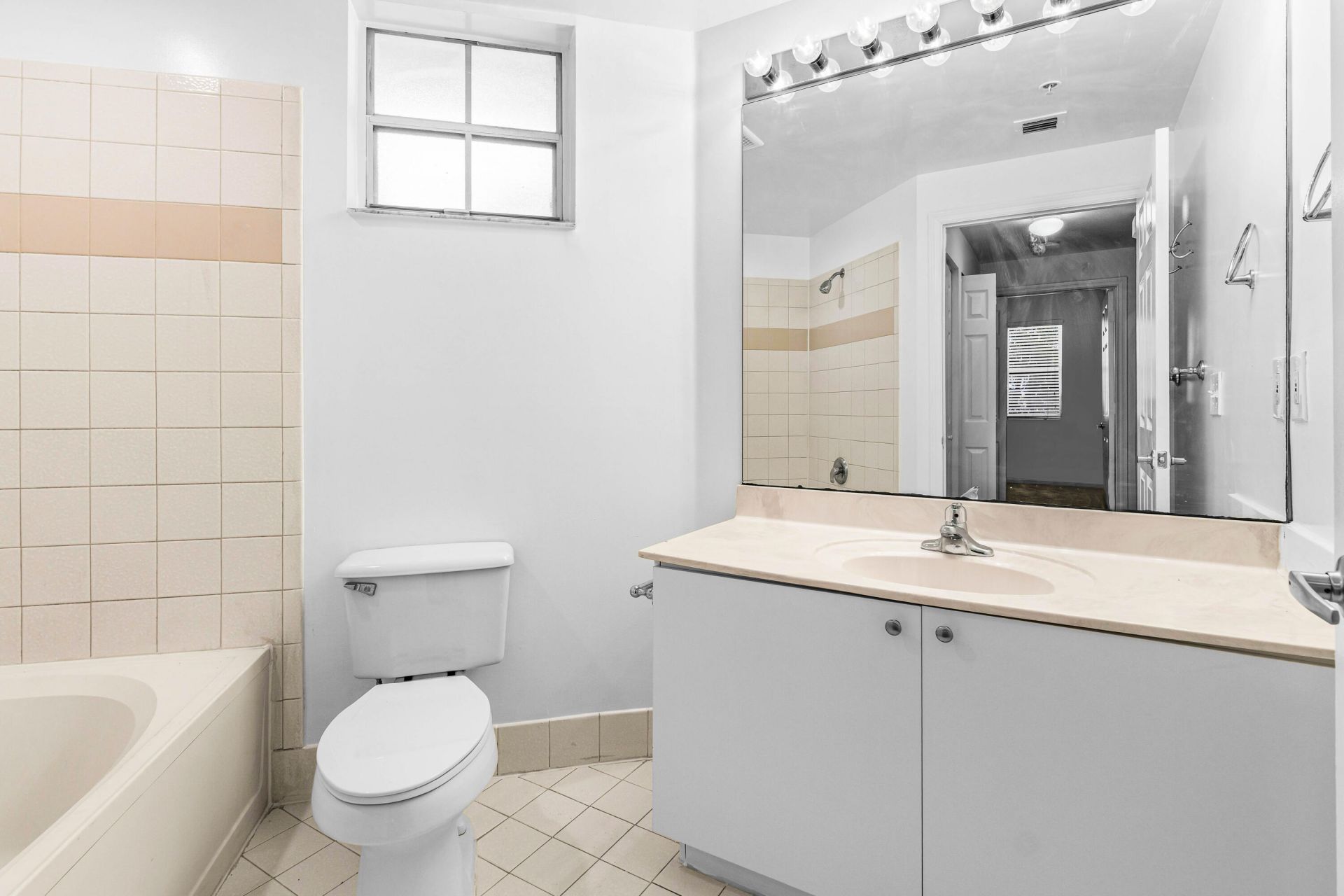 1977 Brandywine Road, Unit 305, West Palm Beach, FL 33409 Photo