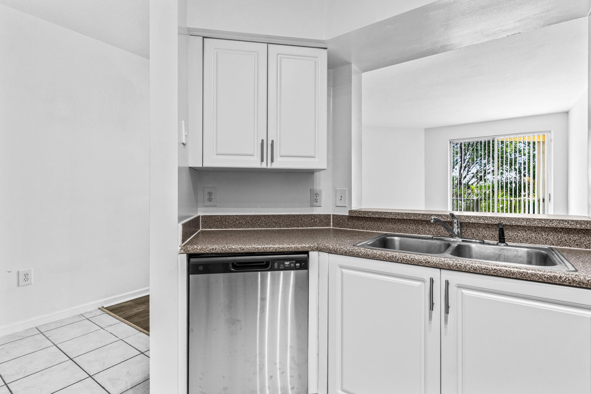1977 Brandywine Road, Unit 305, West Palm Beach, FL 33409 Photo