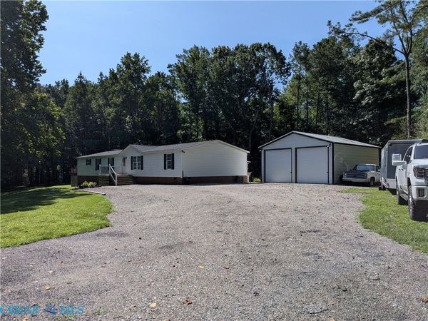 6477 Hickory Knoll Road , Gloucester, VA 23061