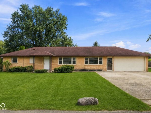 139 South Street , Chesterfield, IN 46017