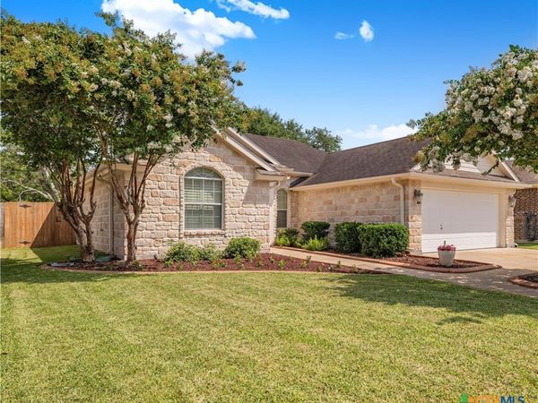 308 Green Gable Drive , Victoria, TX 77904