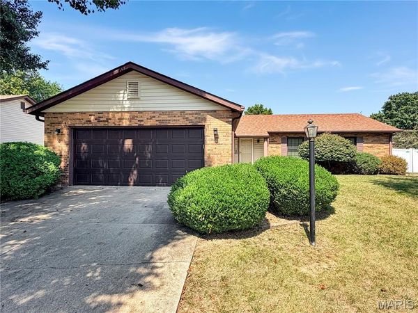 409 Kim Drive, Fairview Heights, IL 62208