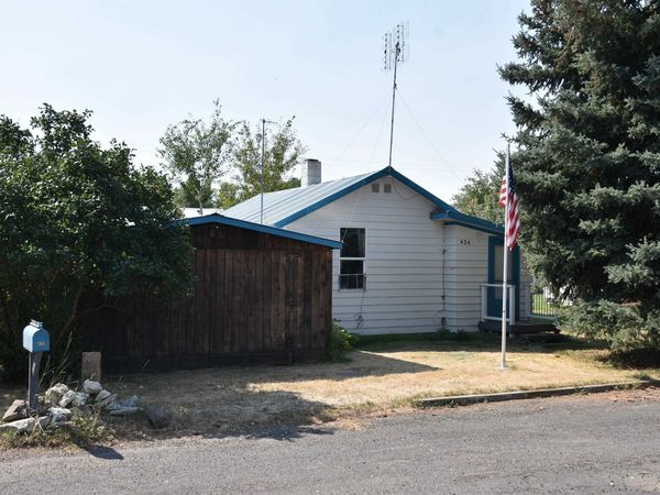 434 NE North Ave, Wilbur, WA 99158