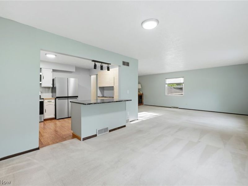 1159 Timbercrest, Youngstown, OH 44505 Photo 6