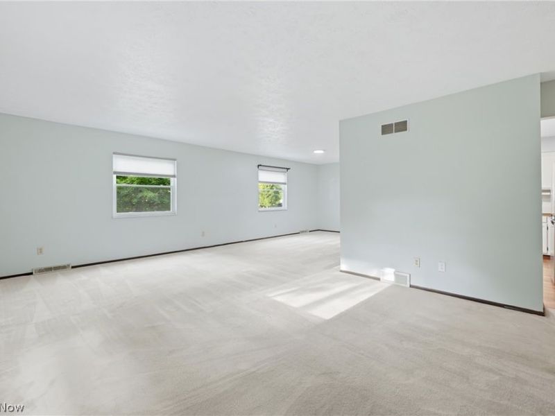 1159 Timbercrest, Youngstown, OH 44505 Photo 9