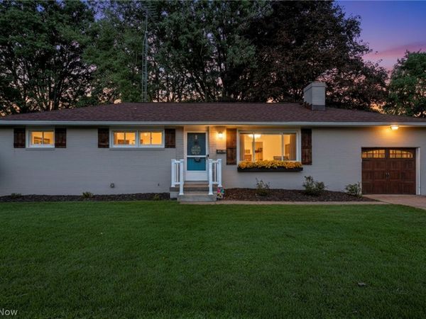 1207 Clinton Avenue SE, North Canton, OH 44720