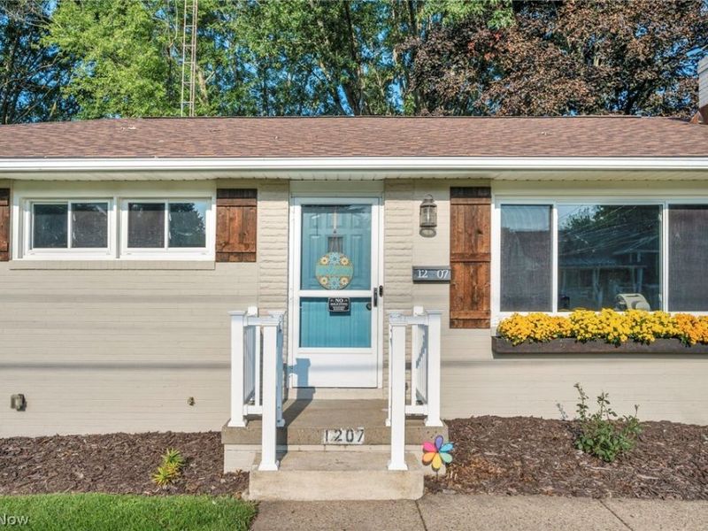 1207 Clinton Avenue SE, North Canton, OH 44720 Photo 3
