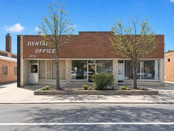 6316 N Cicero Avenue , Chicago, IL 60646