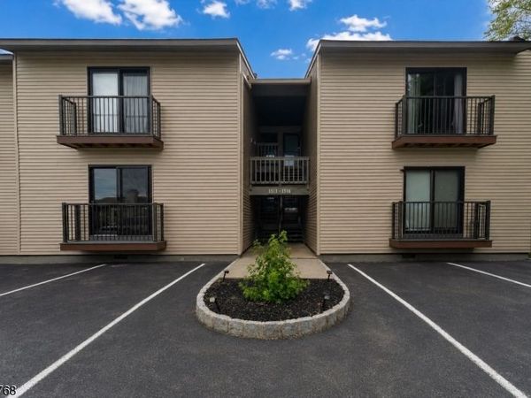 1513 Spruce Hills Dr, Glen Gardner, NJ 08826