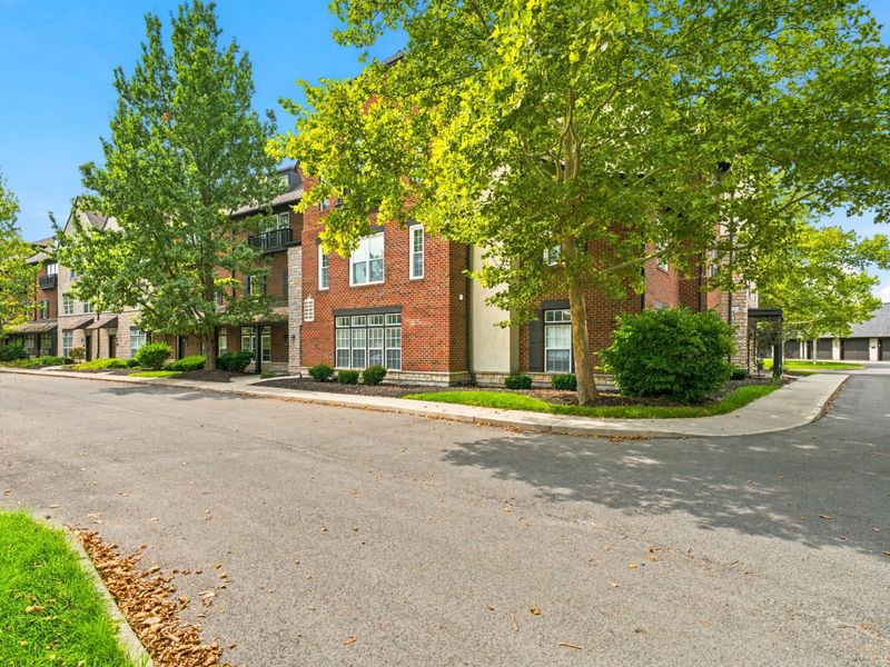 6045 Craughwell Lane , Dublin, OH 43017 Photo 2