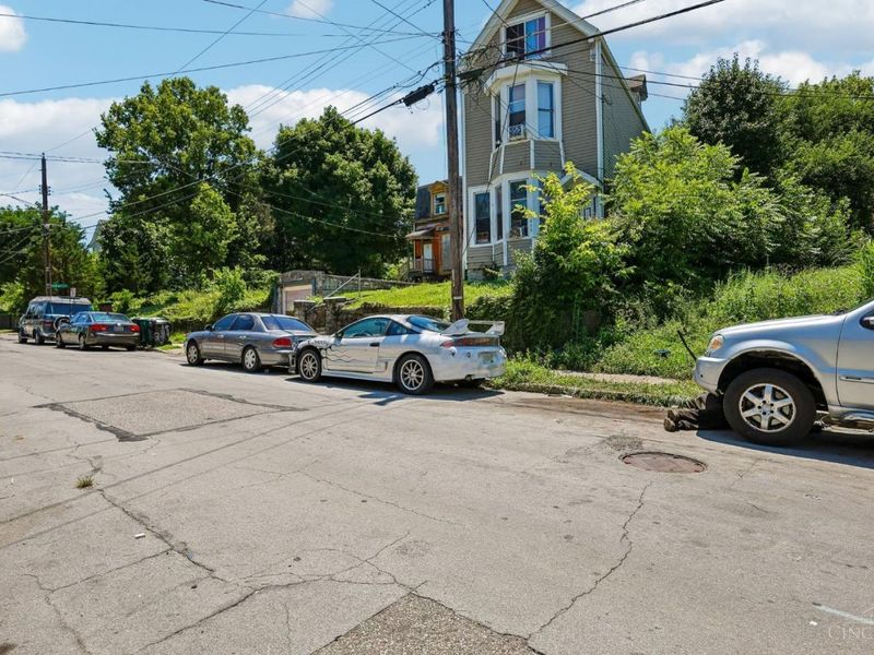 1875 Knox Street, Cincinnati, OH 45214 Photo 3