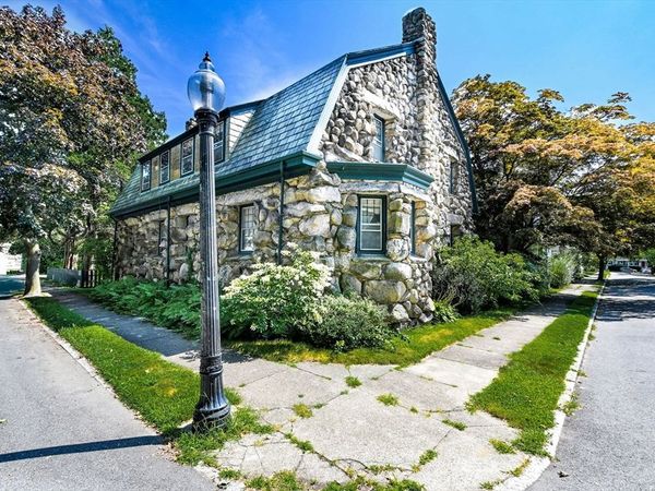 30 Arnold Place, New Bedford, MA 02740