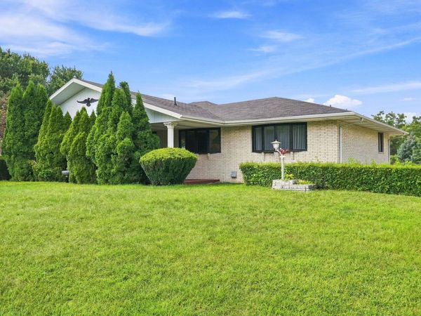 938 N IL ROUTE 35, East Dubuque, IL 61025