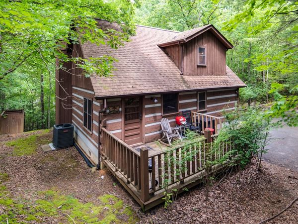 2345 Courtney Ln , Sevierville, TN 37876