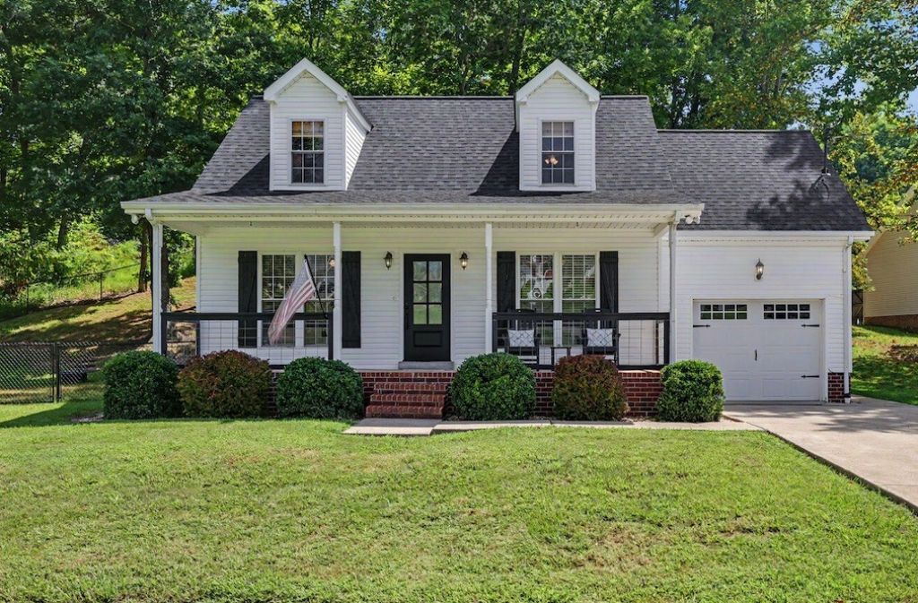 1003 Creek Bottom Rd , White Bluff, TN 37187 Main Photo