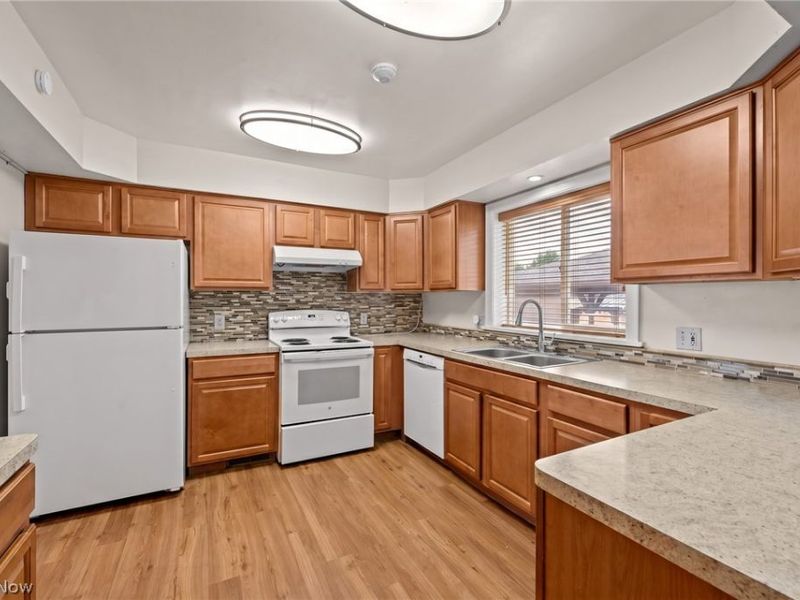 211 E Schaaf Road, Cuyahoga Heights, OH 44131 Photo 11