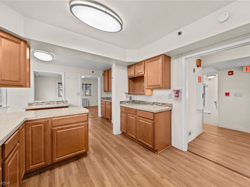 211 E Schaaf Road, Cuyahoga Heights, OH 44131 Photo 12