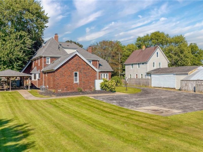 211 E Schaaf Road, Cuyahoga Heights, OH 44131 Photo 36