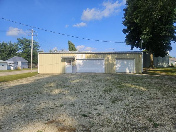 310 7th St. SE , Oelwein, IA 50662