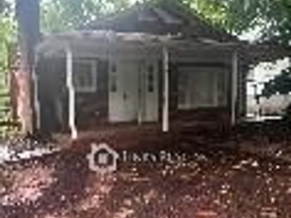1303 Caldwell Street , Statesville, NC 28677