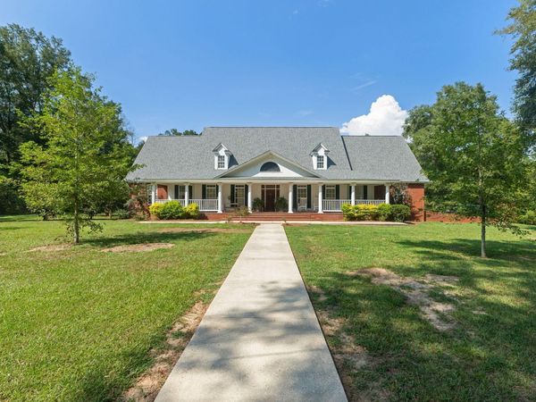 103 Slade Carlisle, Columbia, MS 39429