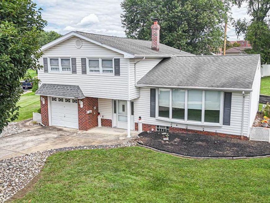 1103 Hedgerow Lane, Philadelphia, PA 19115 Main Photo