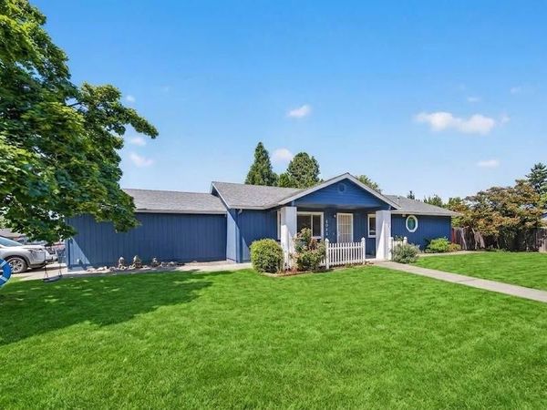 1011 Coachman Drive, Central Point, OR 97502