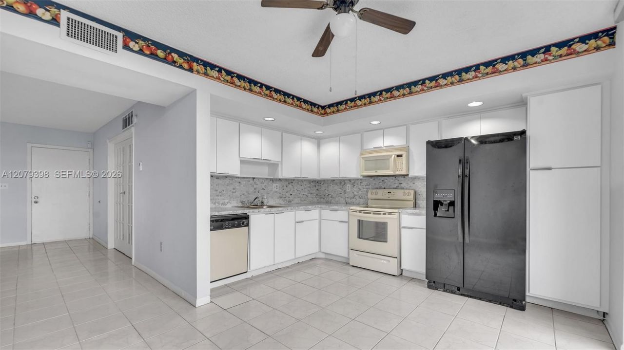 8500 SW 133rd Ave Rd , Unit 302, Miami, FL 33183 Photo