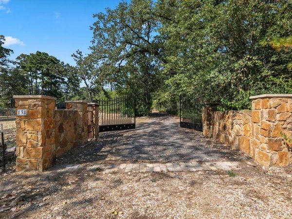 138 Forest LN, Bastrop, TX 78602
