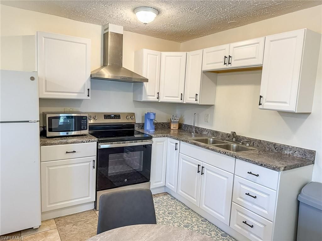 229 Fairweather Ln, Fort Myers Beach, FL 33931 Photo