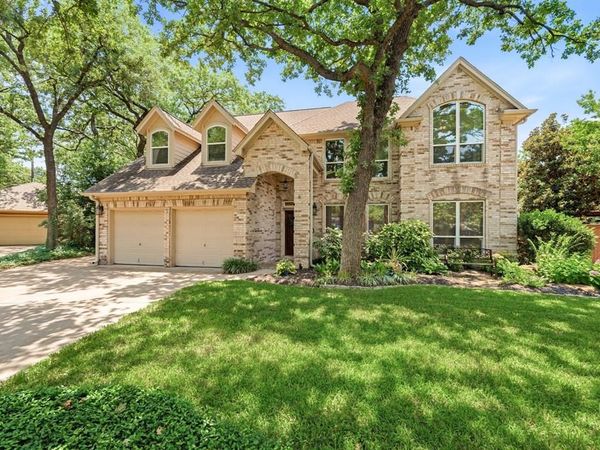 3906 Brookfield Drive, Arlington, TX 76001