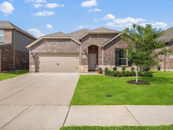 10408 Bluestone Lane, Aubrey, TX 76227