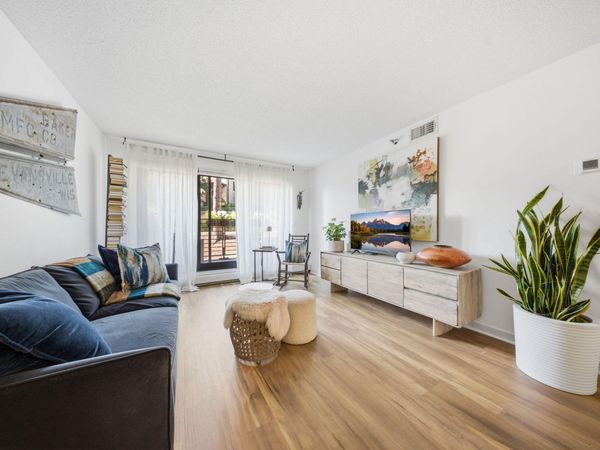 48 Groveland Terrace , Unit B204, Minneapolis, MN 55403