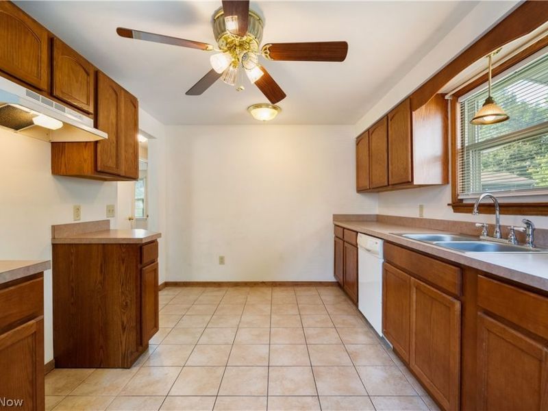 251 Bonnieview Avenue, Alliance, OH 44601 Photo 8