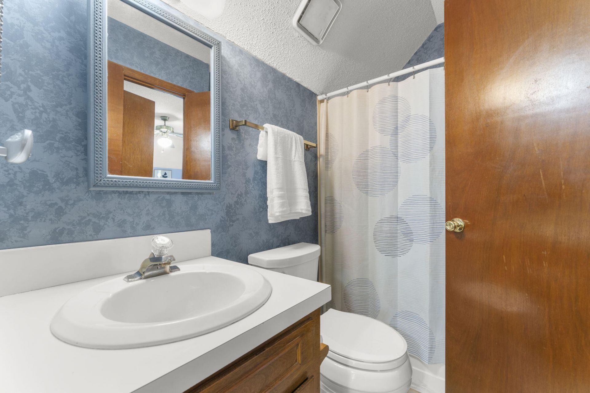 651 Semaht Street Photo 17