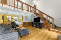 651 Semaht Street photo 4