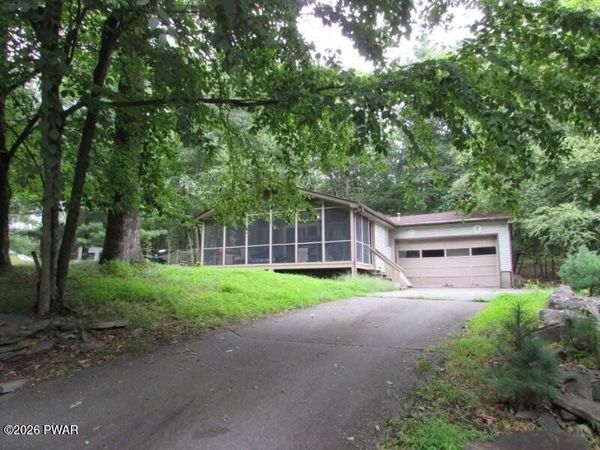 379 Wild Acres Drive , Dingmans Ferry, PA 18328