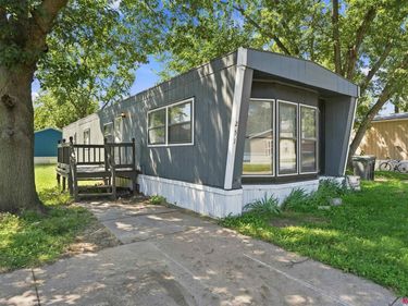 251 Alexander Road, Lincoln, NE 68521