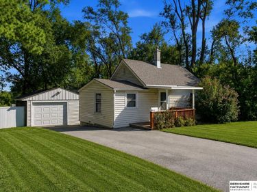7082 Binney Street, Omaha, NE 68104