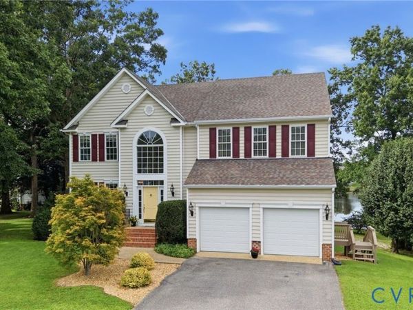 5712 Stephens Point Court , Chester, VA 23831