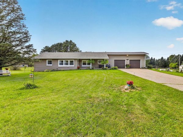W6219 Bush Road, Pardeeville, WI 53954