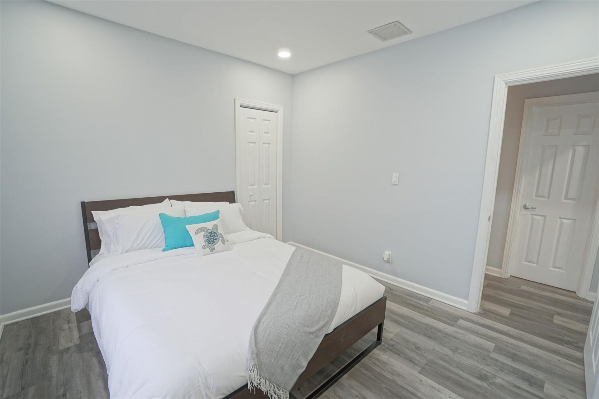 1102 Sunset Road, West Palm Beach, FL 33401 Photo