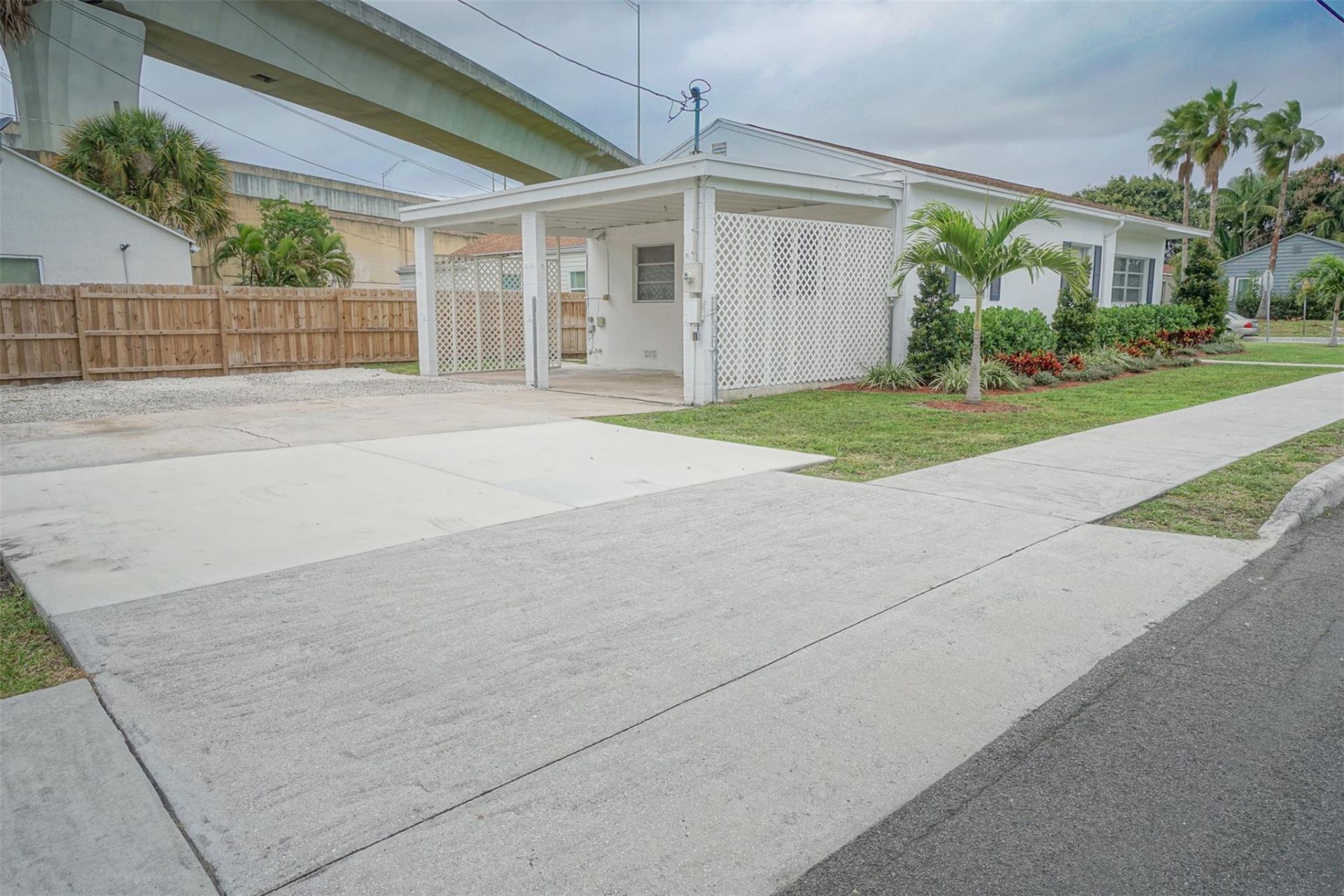 1102 Sunset Road, West Palm Beach, FL 33401 Photo