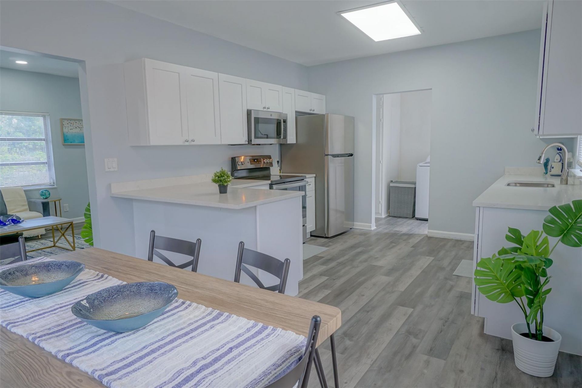 1102 Sunset Road, West Palm Beach, FL 33401 Photo