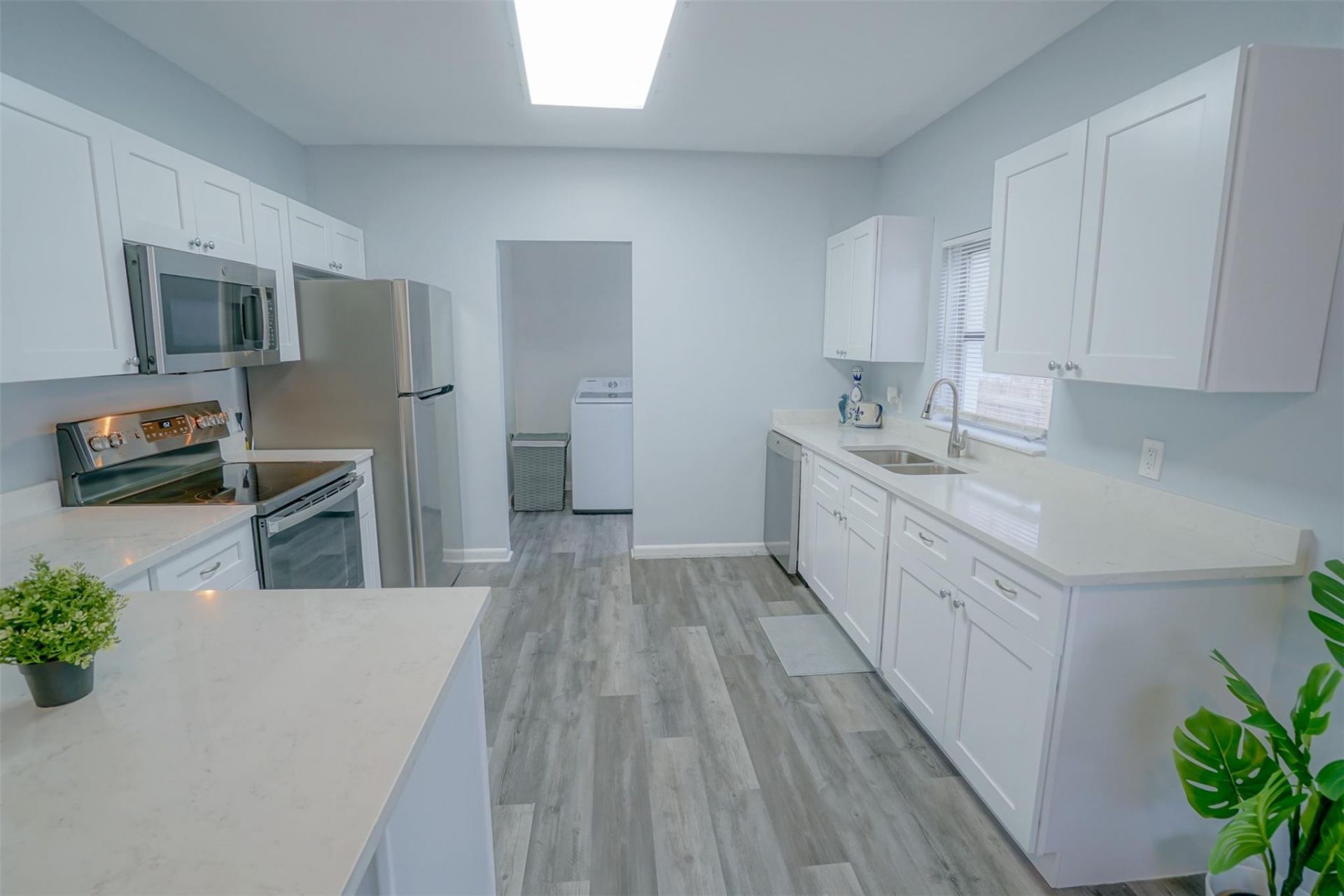 1102 Sunset Road, West Palm Beach, FL 33401 Photo