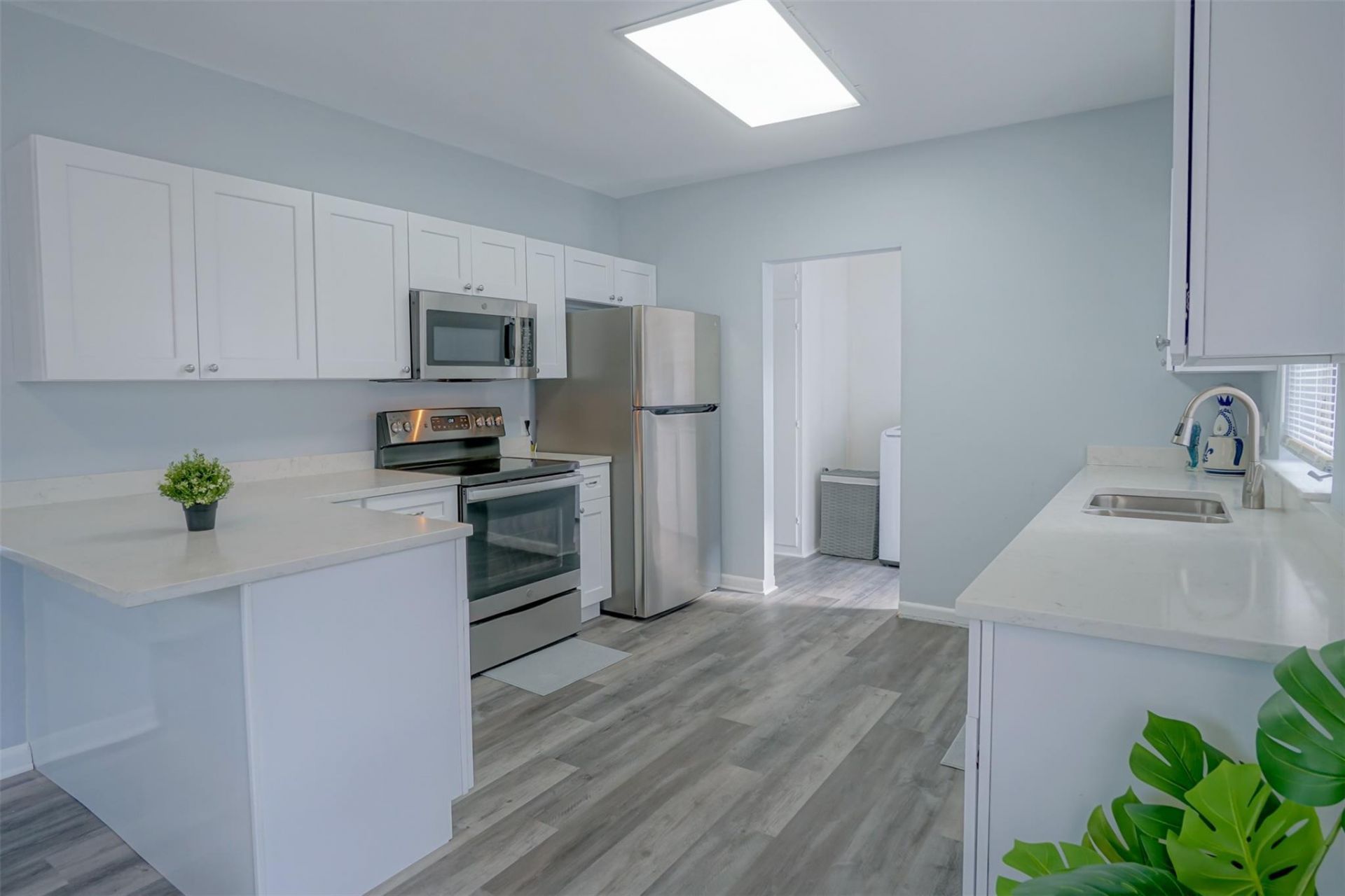 1102 Sunset Road, West Palm Beach, FL 33401 Photo