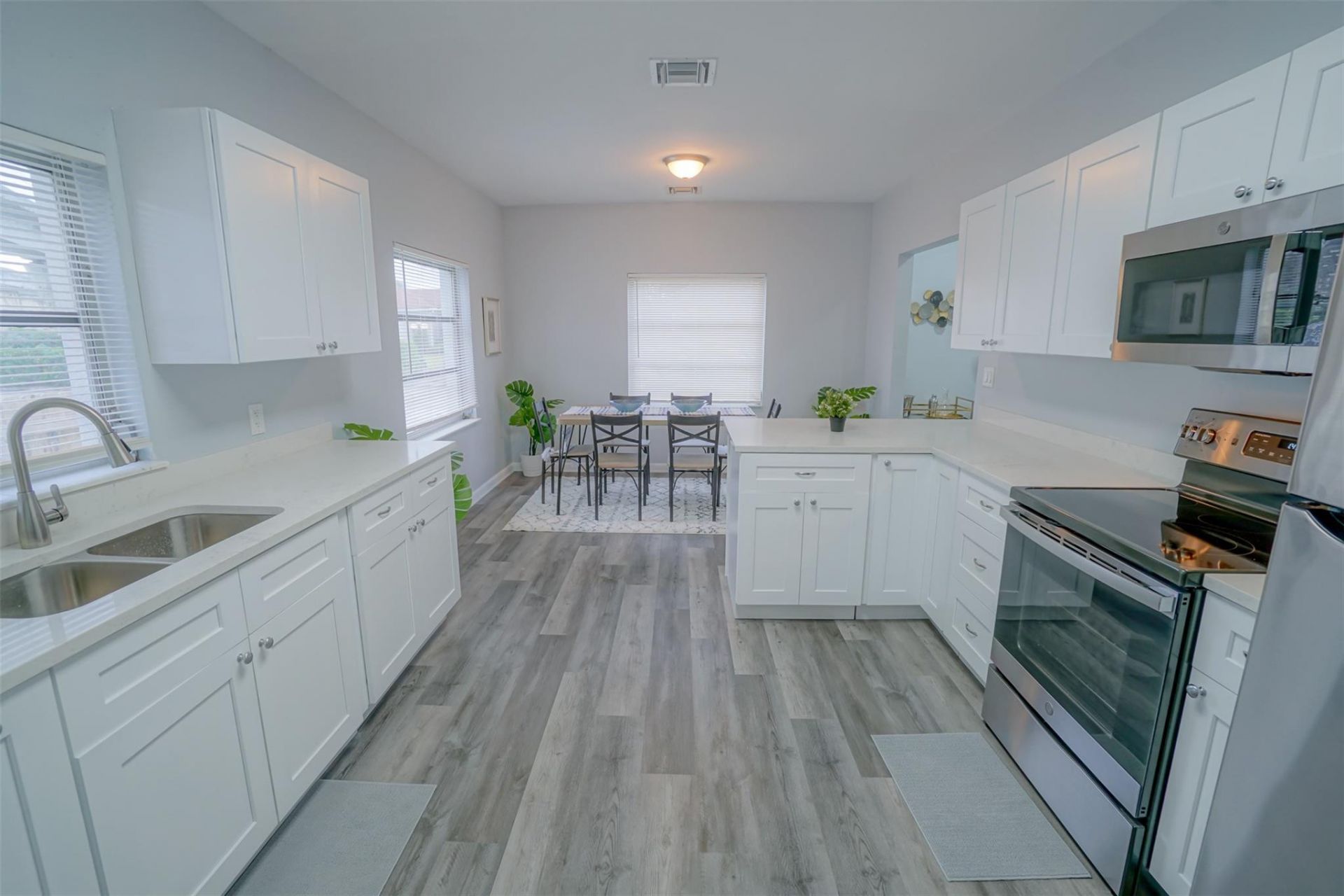 1102 Sunset Road, West Palm Beach, FL 33401 Photo