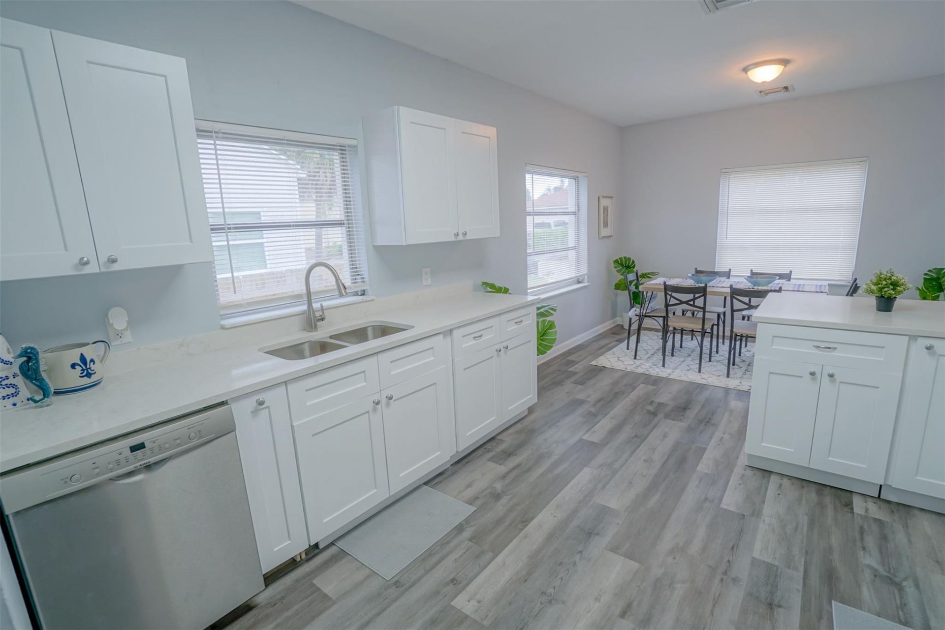 1102 Sunset Road, West Palm Beach, FL 33401 Photo
