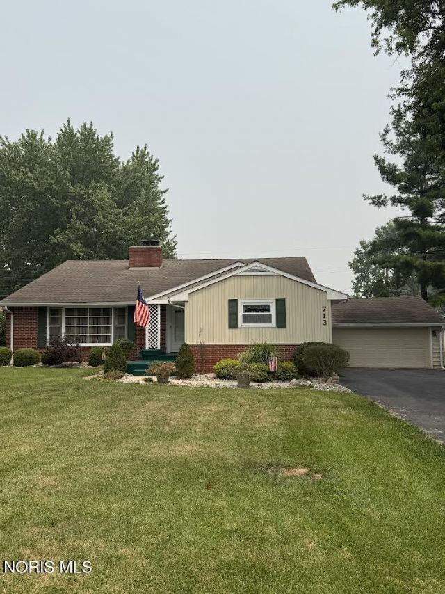 713 Lincolnshire Lane, Findlay, OH 45840 Main Photo