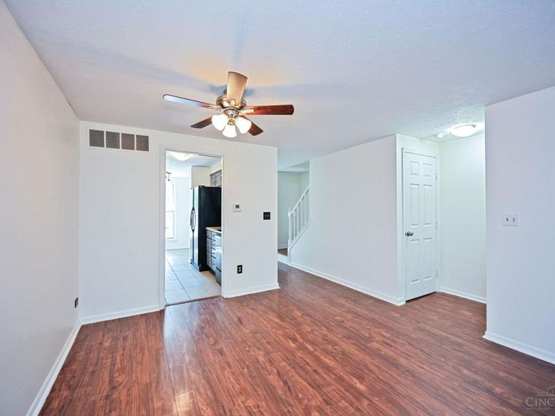 863 Woodlyn Drive S, Unit 118, Cincinnati, OH 45230 Photo 10
